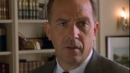 Kevin Costner in Thirteen Days | Image via Beacon Pictures